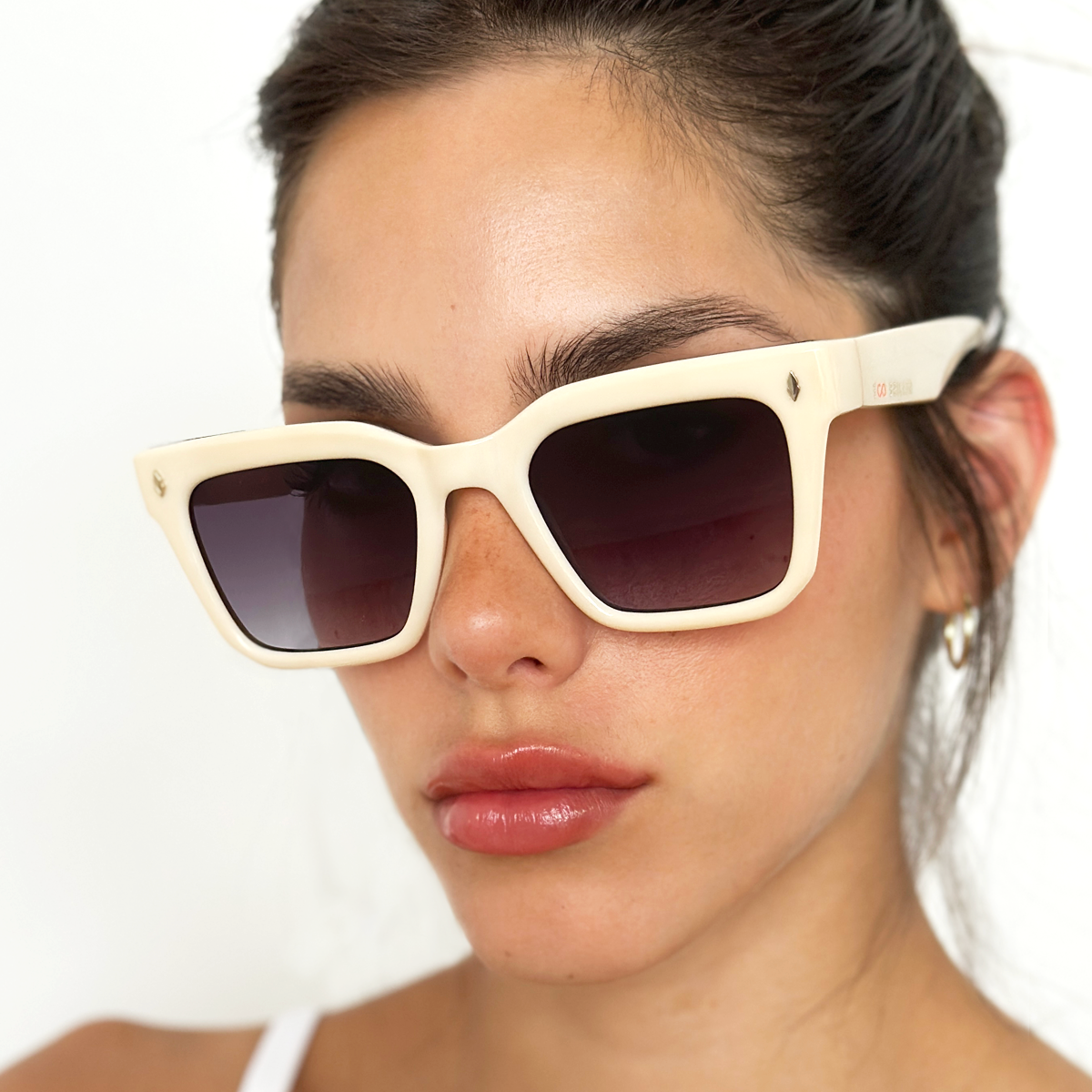 Anteojos de Sol - Jacobs - Bone - Lente Gris Degrade Eco Sustentable