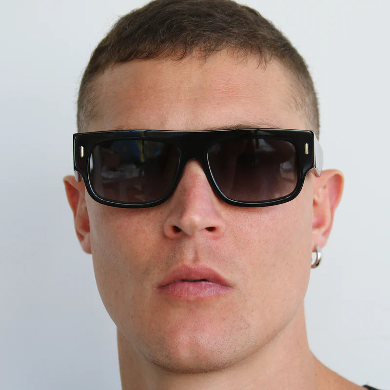 Anteojos De Sol - Glasgow Premium Series - Negro Brillo - Lente Gris Degrade Eco Sustentable